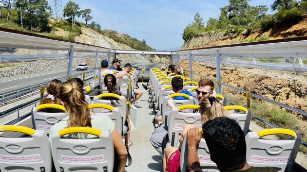 BREATHTAKING VIEWS ON THE DOUBLE DECKER 